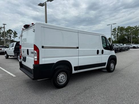 Used 2023 RAM ProMaster 2500 FWD image 3