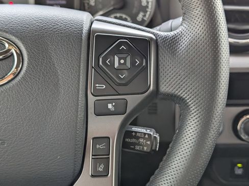 Used 2019 Toyota Tacoma TRD Sport w/ Technology Package AWD/4WD image 19