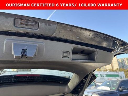 Certified 2024 GMC Terrain SLT image 17