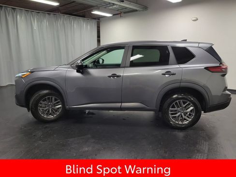 Used 2024 Nissan Rogue S AWD/4WD image 5