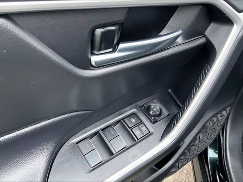 Certified 2024 Toyota RAV4 XLE w/ Convenience Package image 31