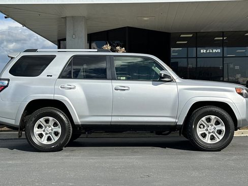 Used 2024 Toyota 4Runner SR5 image 3