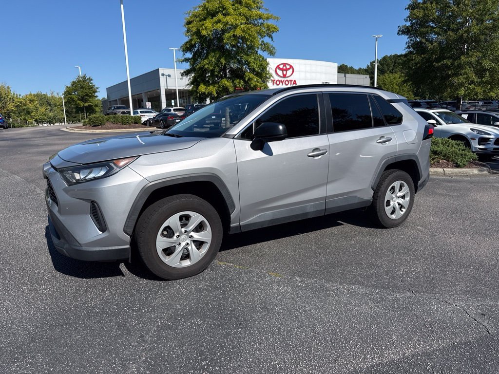 Used 2021 Toyota RAV4 LE FWD image 1