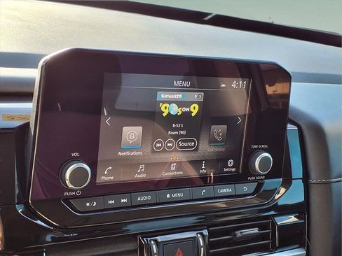 Used 2025 Nissan Pathfinder SV image 26