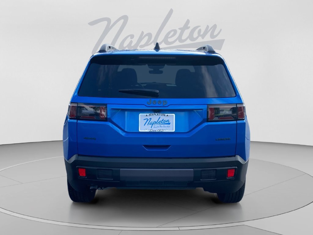 Used 2026 Jeep Cherokee Laredo AWD/4WD image 4