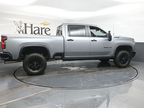 Used 2024 Chevrolet Silverado 2500 ZR2 w/ Technology Package AWD/4WD image 36