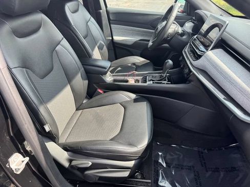 Certified 2024 Jeep Compass Latitude AWD/4WD image 15