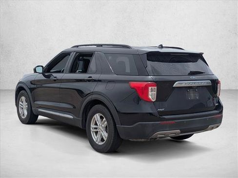 Used 2020 Ford Explorer XLT w/ Equipment Group 202A RWD image 8