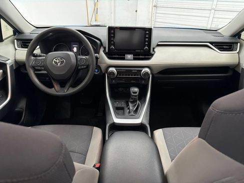 Used 2020 Toyota RAV4 XLE w/ Convenience Package FWD image 22