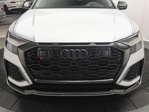 Used 2021 Audi RS Q8 w/ Black Optic Package image 28