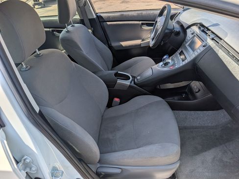 Used 2015 Toyota Prius Two FWD image 7