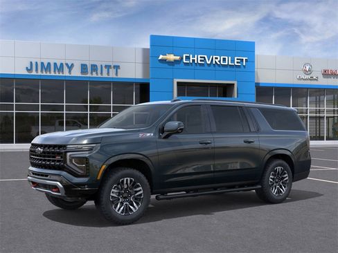 New 2026 Chevrolet Suburban Z71 image 2