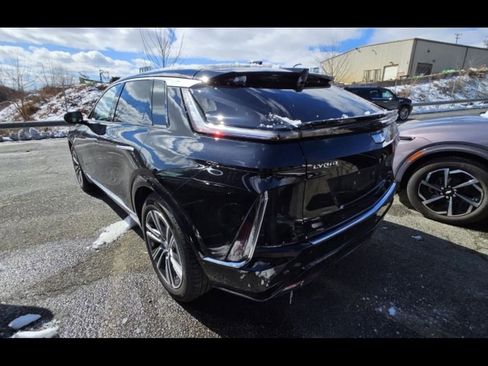Used 2024 Cadillac Lyriq Luxury image 6