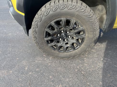 Used 2023 Chevrolet Colorado Trail Boss w/ Technology Package image 11