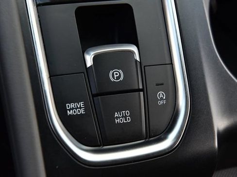 Used 2020 Hyundai Santa Fe SEL FWD image 17