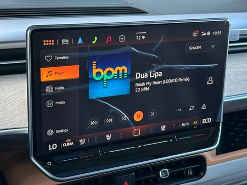 New 2025 Volkswagen ID. Buzz 1st Edition image 17