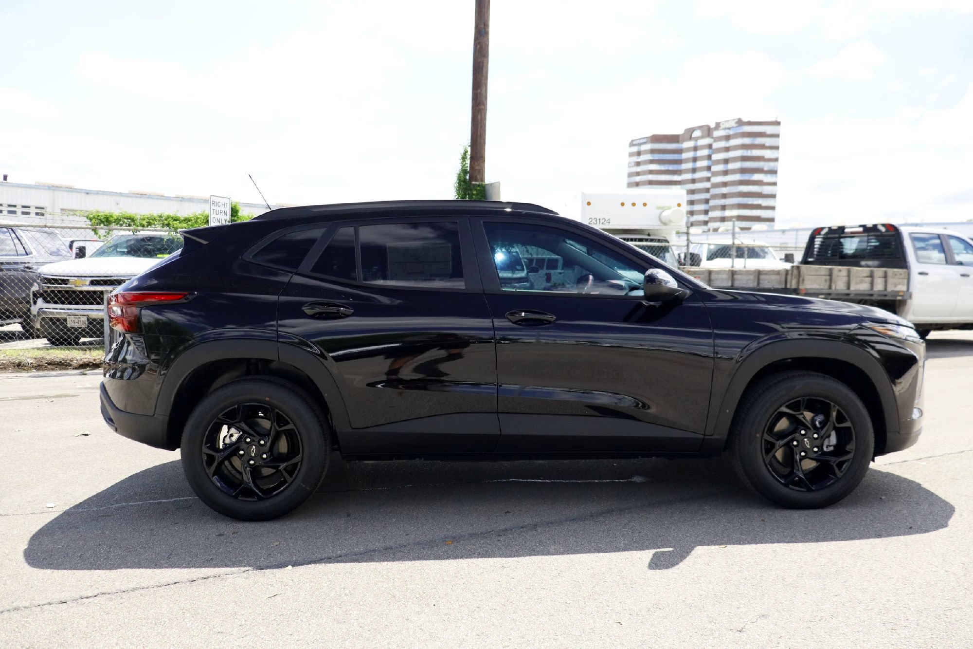 New 2026 Chevrolet Trax LT w/ Driver Confidence Package FWD image 5