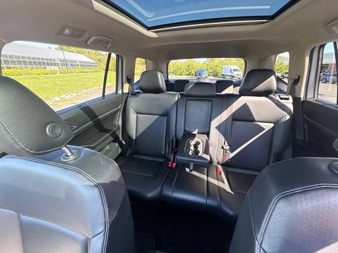 Used 2018 Volkswagen Atlas SEL w/ R-Line Package AWD/4WD image 46
