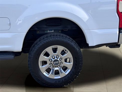 Used 2019 Ford F250 Lariat w/ Lariat Value Package image 41