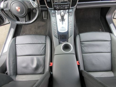 Used 2013 Porsche Panamera S image 18