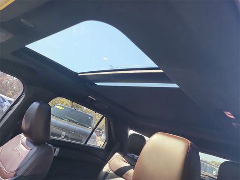 Certified 2022 Ford Explorer Platinum w/ Equipment Group 601A image 22