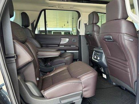 New 2025 Ford Expedition Max Platinum w/ Platinum Ultimate Package AWD/4WD image 9