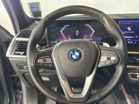 Used 2026 BMW X5 xDrive50e w/ Premium Package AWD/4WD image 11