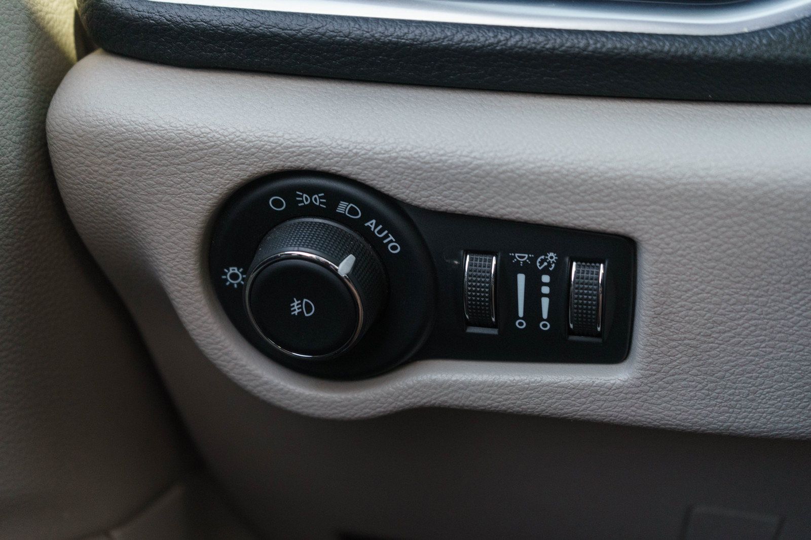 Used 2022 Chrysler Pacifica Limited FWD image 24