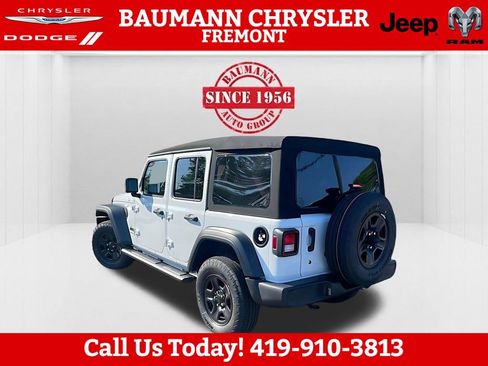 Used 2024 Jeep Wrangler Unlimited Sport AWD/4WD image 7