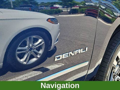 Used 2018 GMC Yukon Denali w/ Denali Ultimate Package AWD/4WD image 7