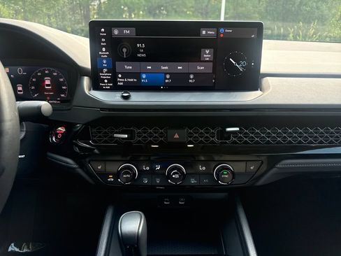 Used 2024 Honda Accord EX-L image 19