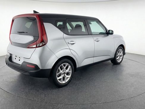 Used 2025 Kia Soul LX w/ LX Technology Package FWD image 9