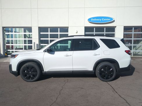 New 2026 Honda Pilot Black Edition image 8