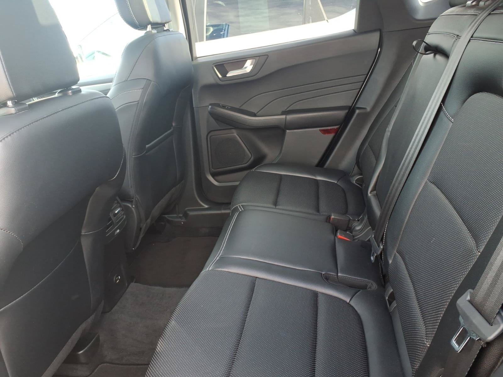 Used 2022 Ford Escape Titanium w/ Class II Trailer Tow Package AWD/4WD image 8