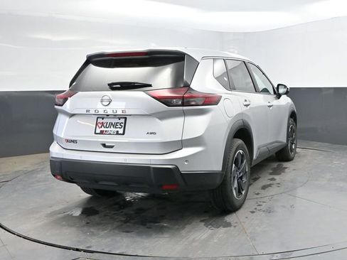 Used 2025 Nissan Rogue SV AWD/4WD image 7