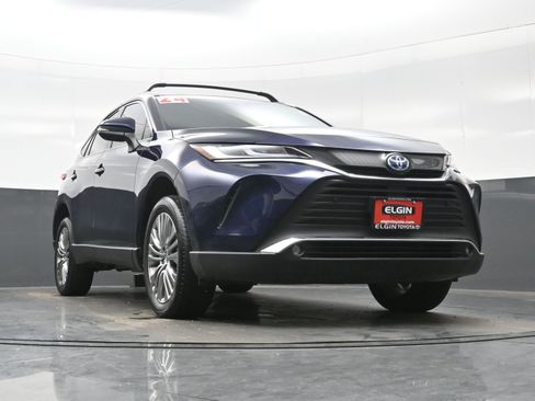 Used 2024 Toyota Venza XLE image 27