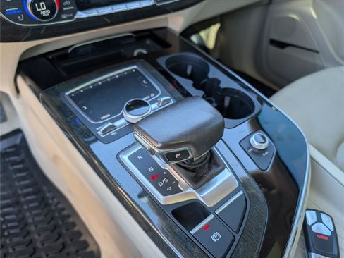 Used 2019 Audi Q7 3.0T Prestige w/ Prestige Package AWD/4WD image 18