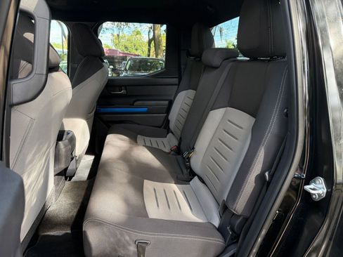 Used 2025 Toyota Tacoma TRD Off-Road image 33