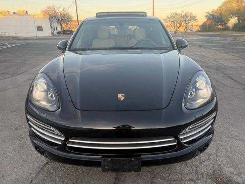 Used 2014 Porsche Cayenne Platinum Edition image 2