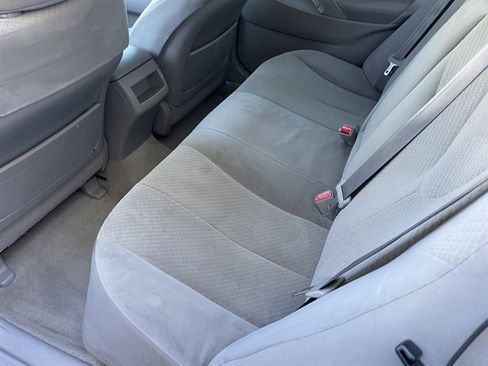 Used 2009 Toyota Camry LE FWD image 12