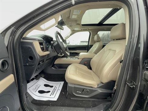 Used 2024 Ford Expedition Limited image 23