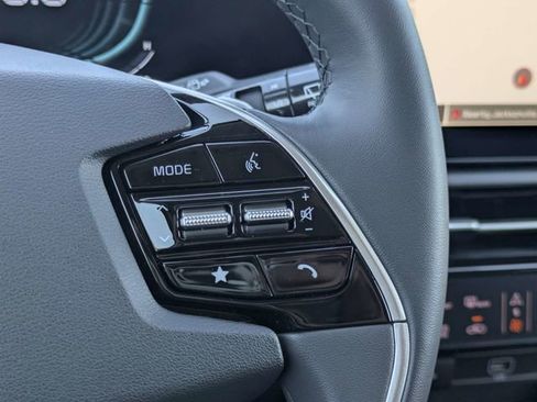New 2026 Kia Niro EX image 30
