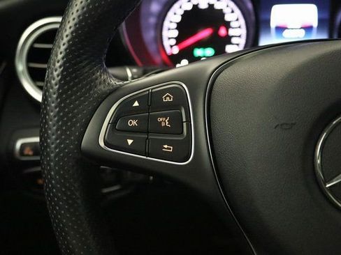 Used 2019 Mercedes-Benz GLC 300 4MATIC image 3