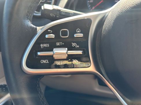 Used 2023 Mercedes-Benz GLB 250 image 33