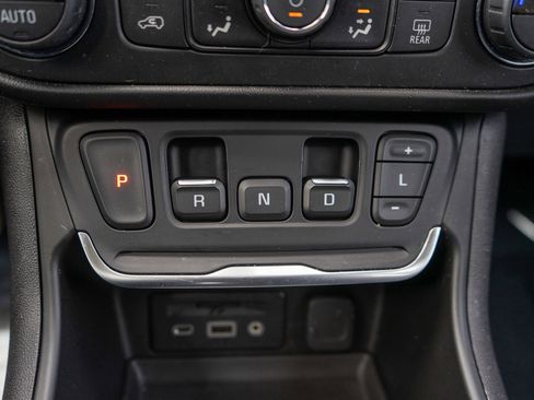 Used 2018 GMC Terrain Denali w/ GMC Pro Grade Package AWD/4WD image 22