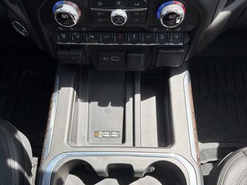 Used 2022 GMC Sierra 2500 Denali w/ Denali Ultimate Package image 17