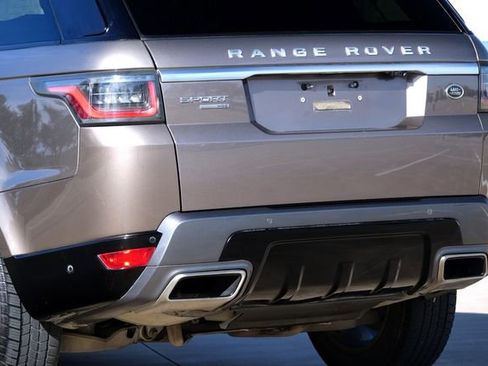 Used 2018 Land Rover Range Rover Sport HSE image 23