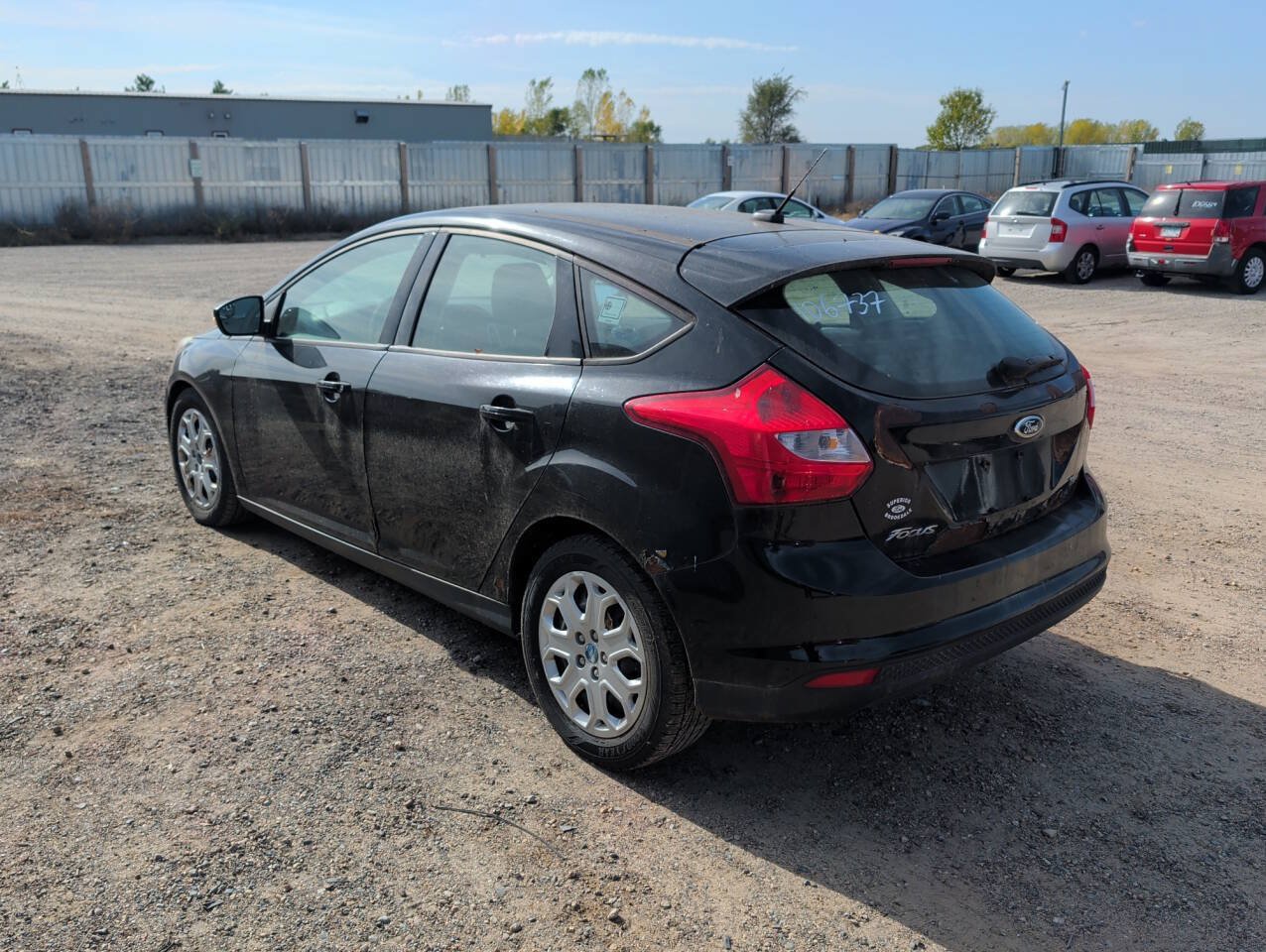 Used 2012 Ford Focus SE w/ SE Winter Pkg FWD image 3