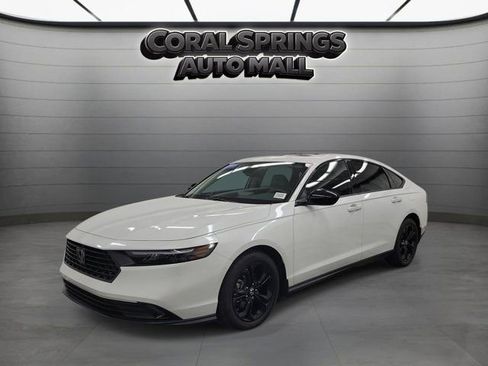 Certified 2025 Honda Accord SE image 3