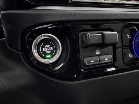Certified 2025 Chevrolet Silverado 1500 RST w/ Convenience Package II AWD/4WD image 25